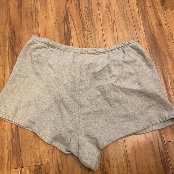 Tna grey sweatshorts - Picture 2 of 4